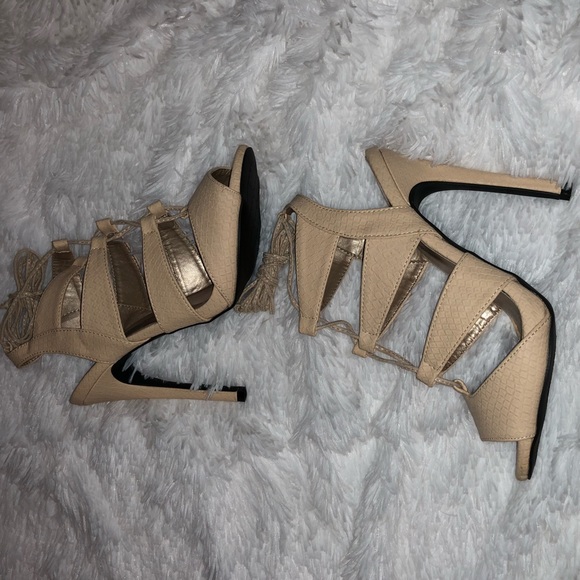 Lace Up Stilettos NWOT - Picture 3 of 8